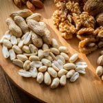 Eiweißreiche Lebensmittel – Nüsse und Steinfrüchte mit viel Eiweiß