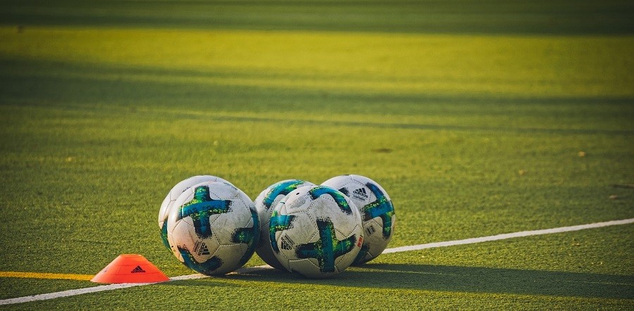 Kunstrasen Verbot – Fußballer stehen vor dem Aus.