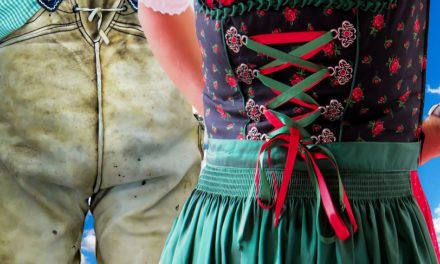 Trachten Skitag – Pistengaudi im Dirndl und in Lederhosen