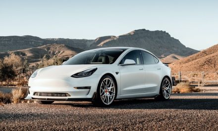 Tesla Aktie – Elektroauto Hersteller auf der Überholspur