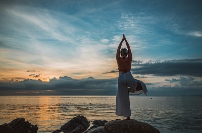 Yoga im Urlaub Privatstrand Griechenland